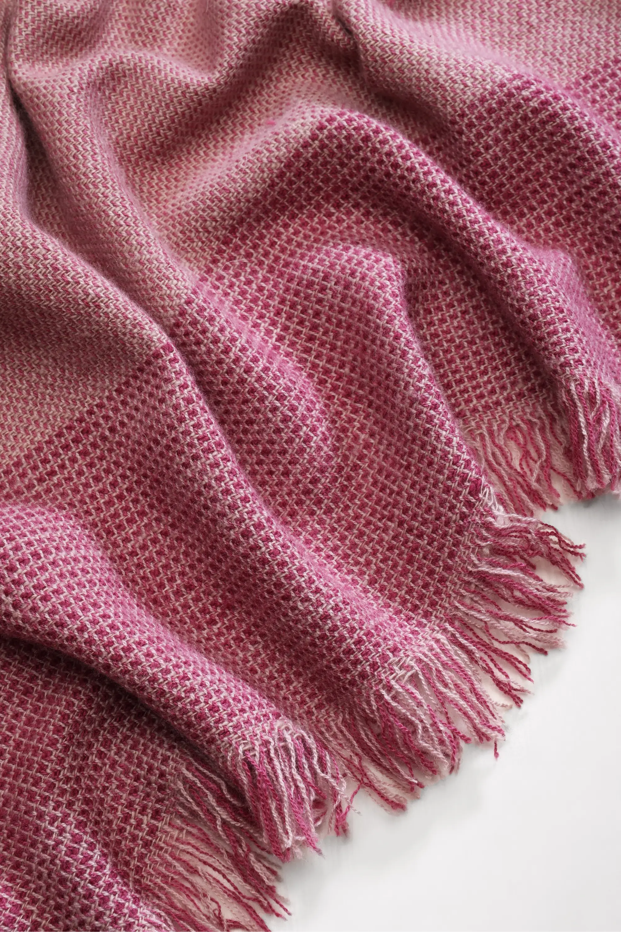 Handwoven pink Puga Pashmina Shawl with woven pattern