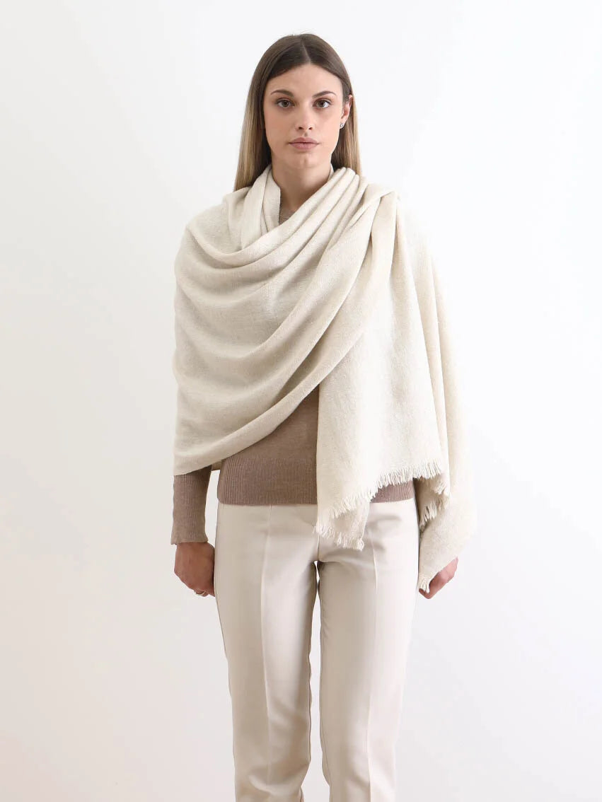Natural white Umla Pashmina Shawl in undyed pure pashmina fibre